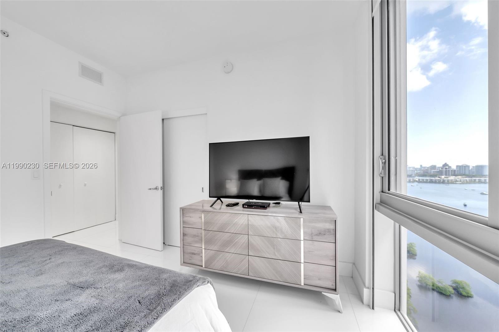 16385 Biscayne Blvd #2707 North Miami Beach, FL 33160