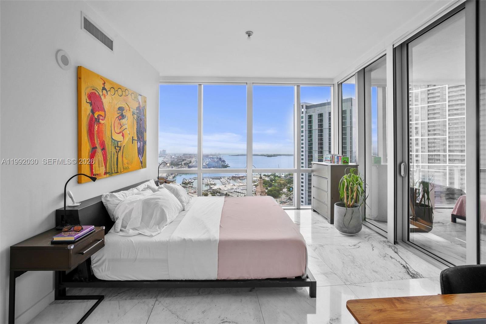 851 NE 1st Ave #3211 Miami, FL 33132