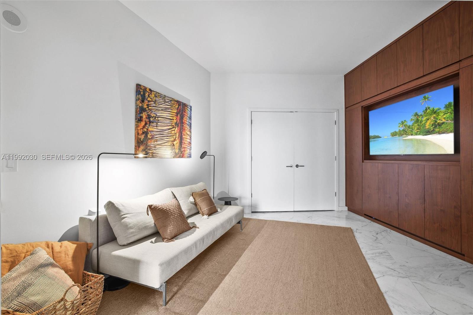 851 NE 1st Ave #3211 Miami, FL 33132