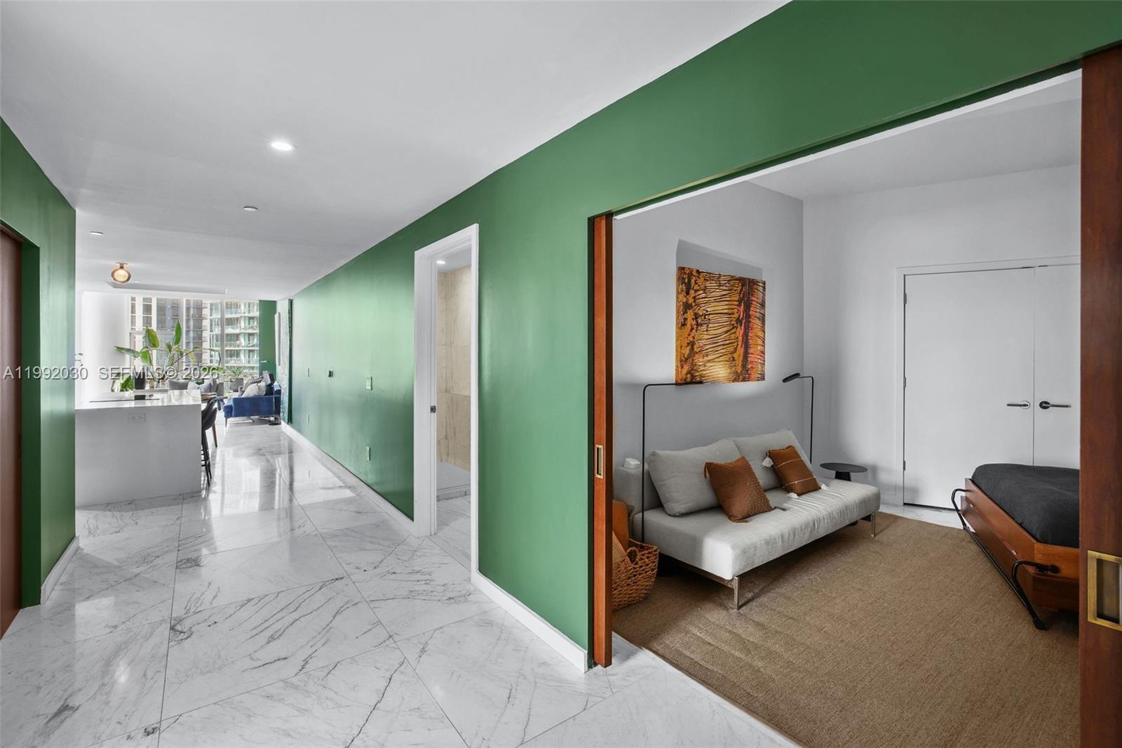 851 NE 1st Ave #3211 Miami, FL 33132