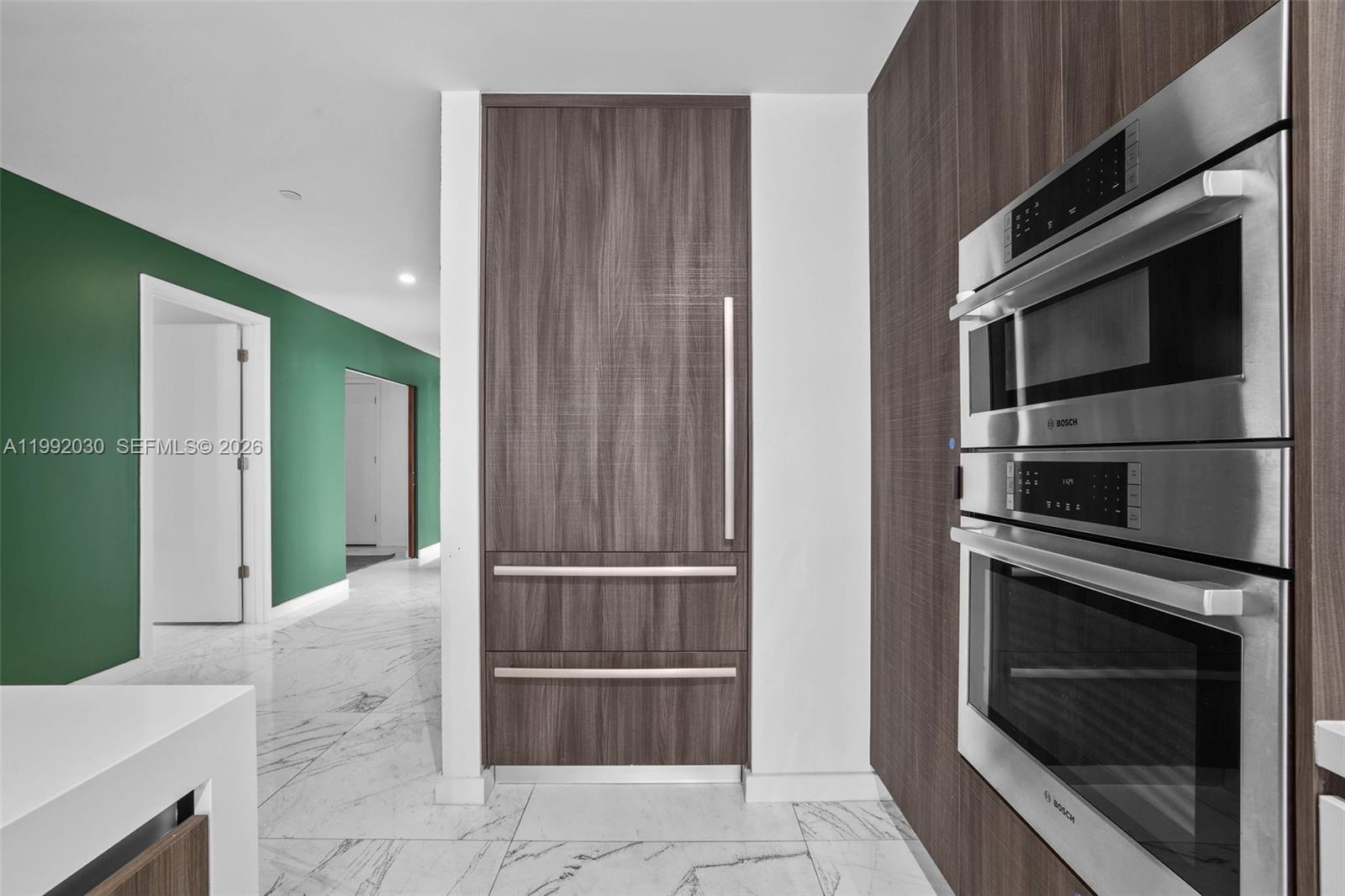 851 NE 1st Ave #3211 Miami, FL 33132