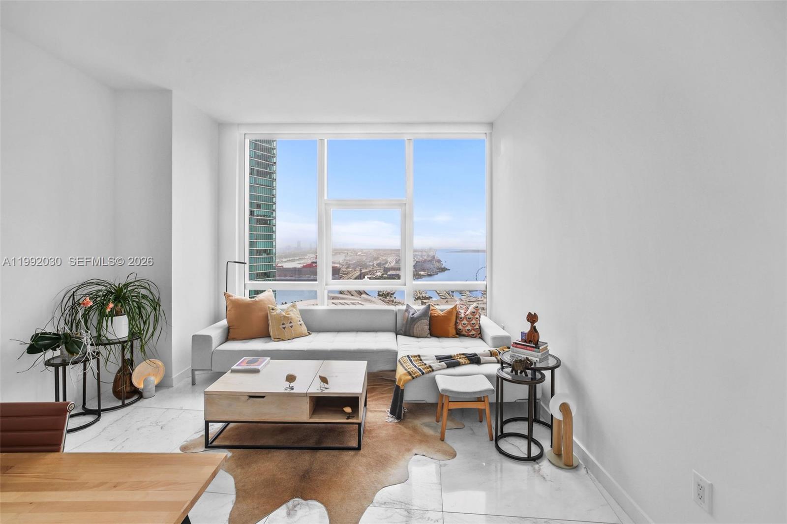 851 NE 1st Ave #3211 Miami, FL 33132