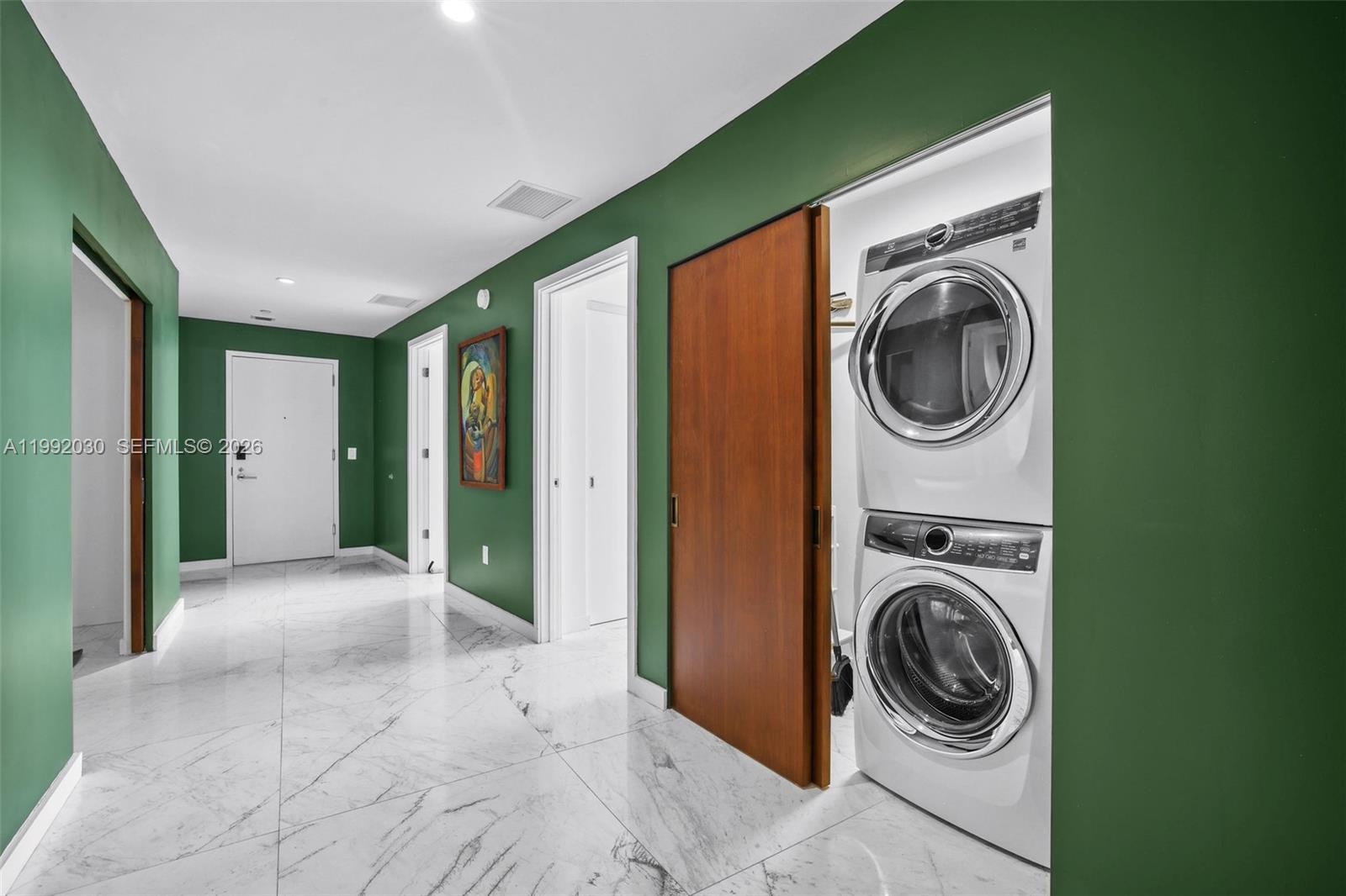 851 NE 1st Ave #3211 Miami, FL 33132