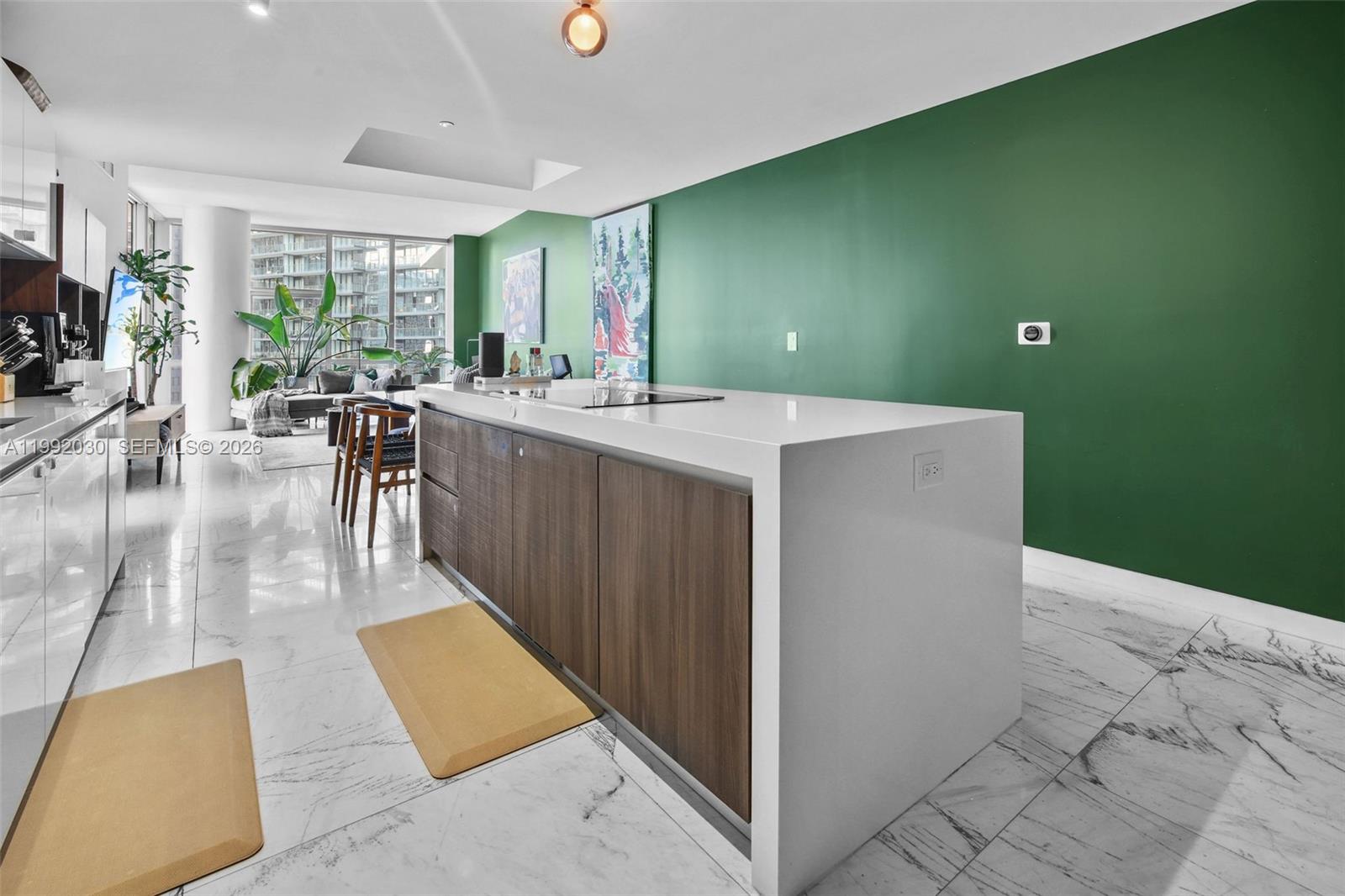 851 NE 1st Ave #3211 Miami, FL 33132