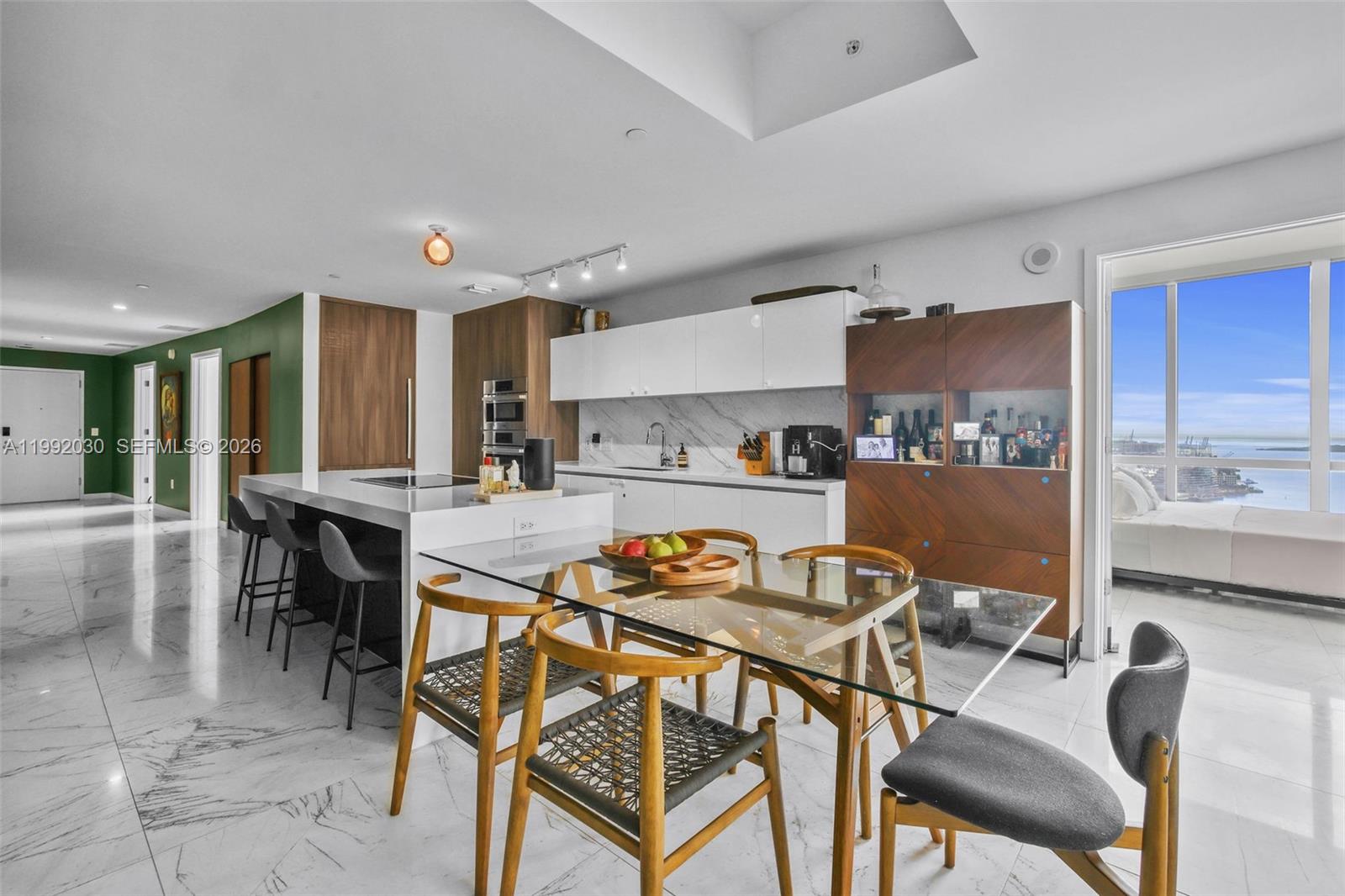 851 NE 1st Ave #3211 Miami, FL 33132