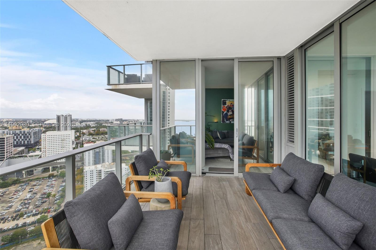 851 NE 1st Ave #3211 Miami, FL 33132