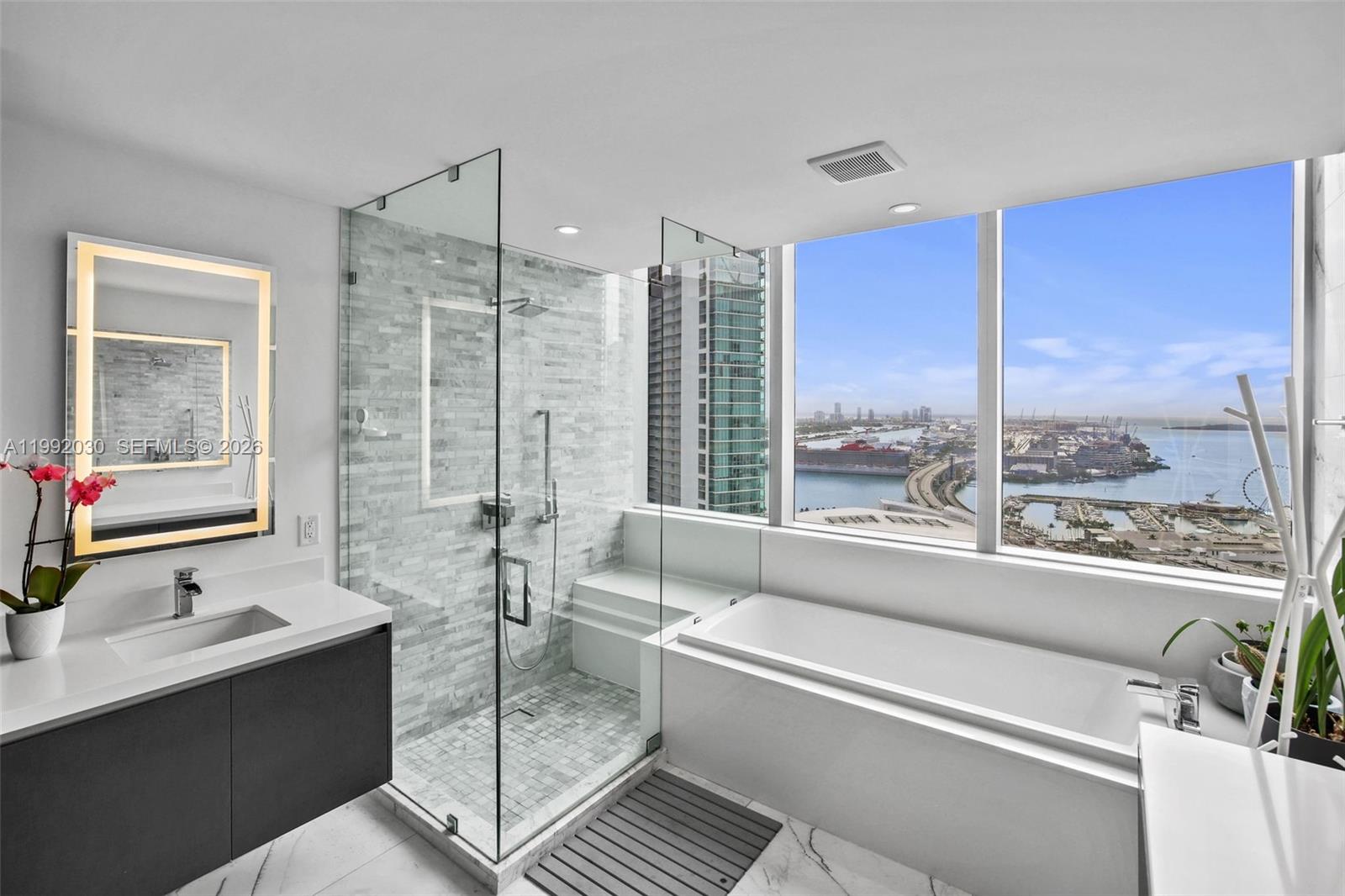 851 NE 1st Ave #3211 Miami, FL 33132