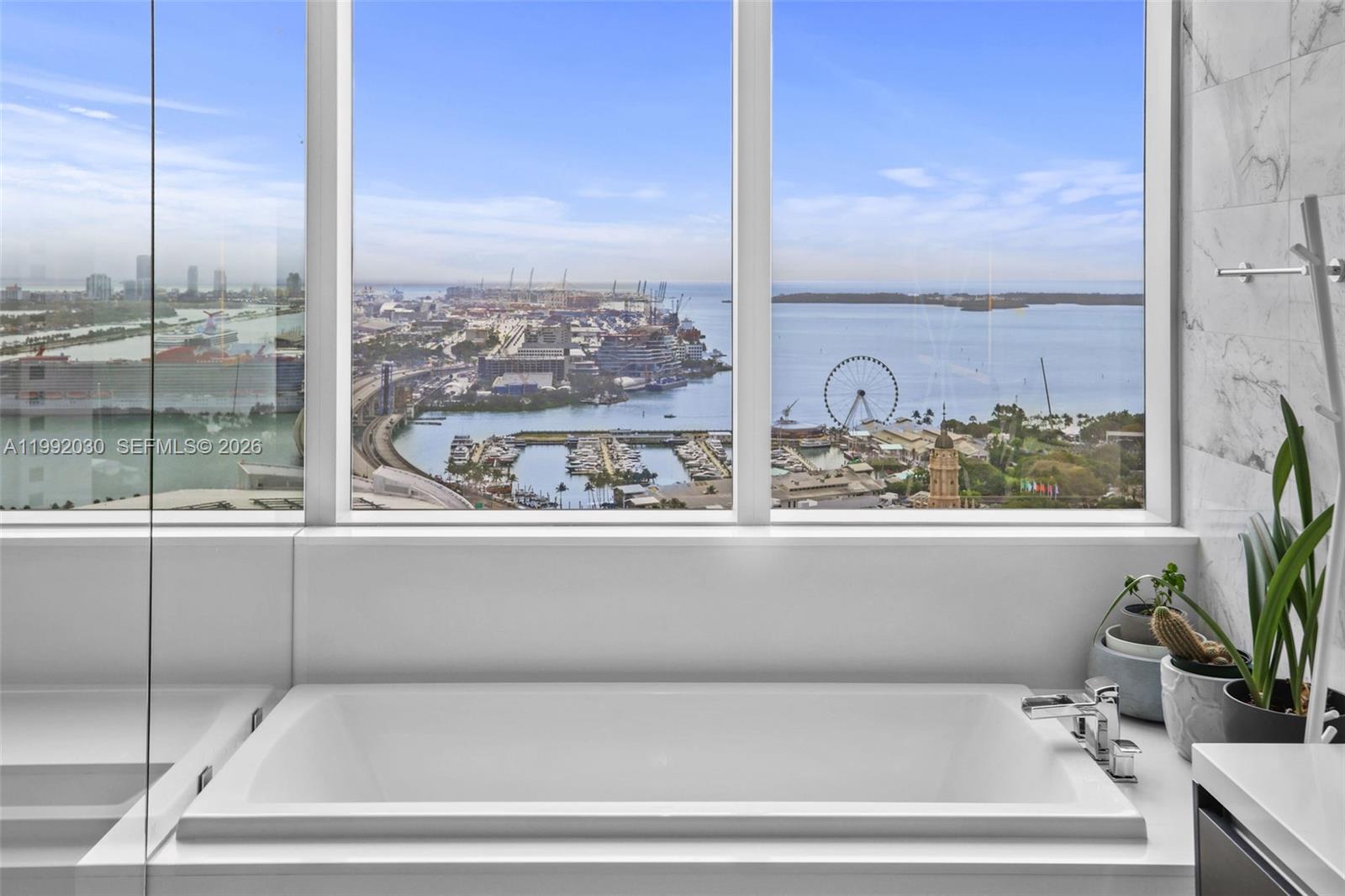 851 NE 1st Ave #3211 Miami, FL 33132