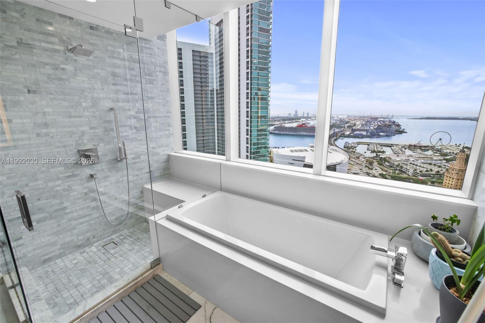 851 NE 1st Ave #3211 Miami, FL 33132