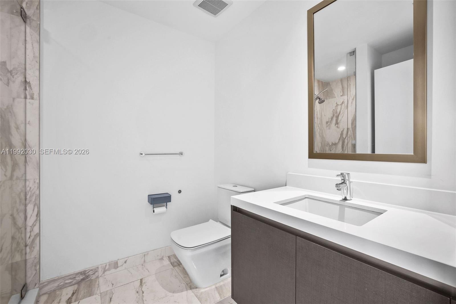 851 NE 1st Ave #3211 Miami, FL 33132