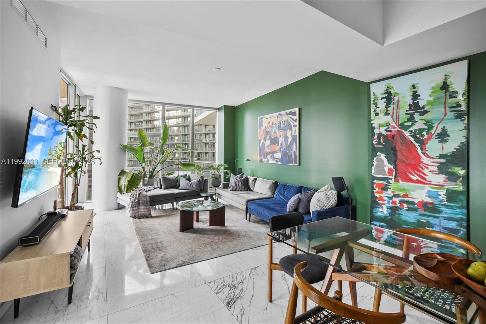 851 NE 1st Ave #3211 Miami, FL 33132