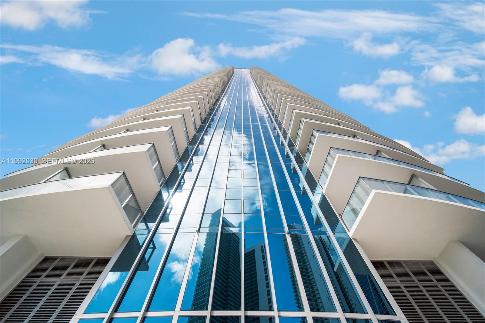 851 NE 1st Ave #3211 Miami, FL 33132