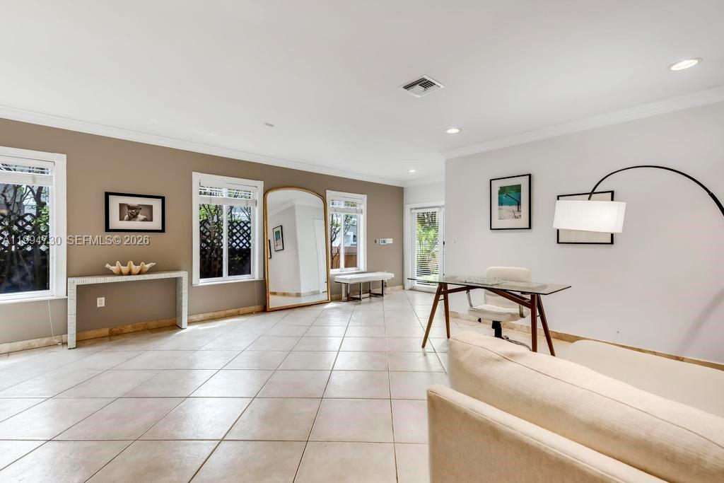 2841 Day Ave #2841 Miami, FL 33133