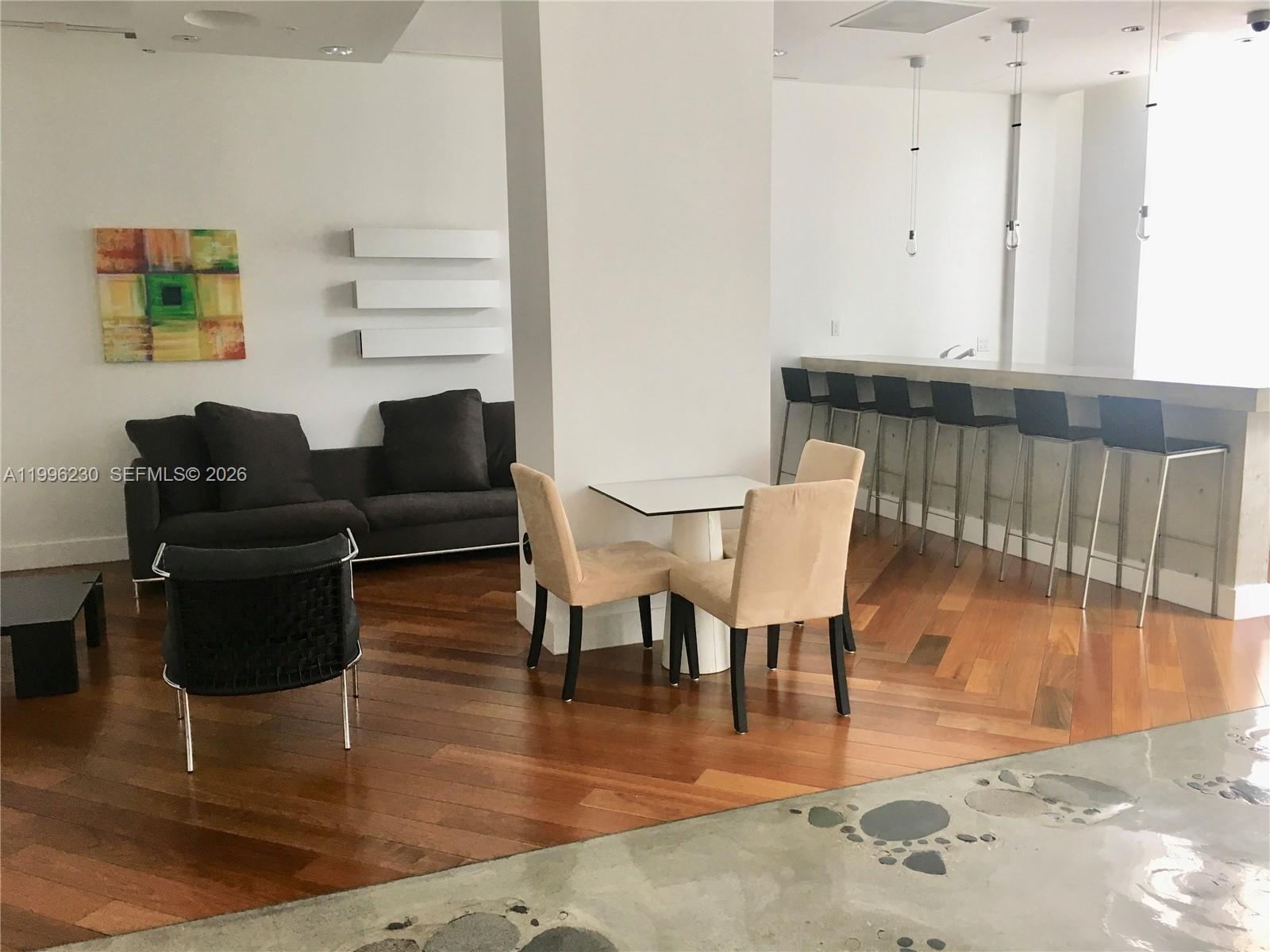 image Loft Downtown I12