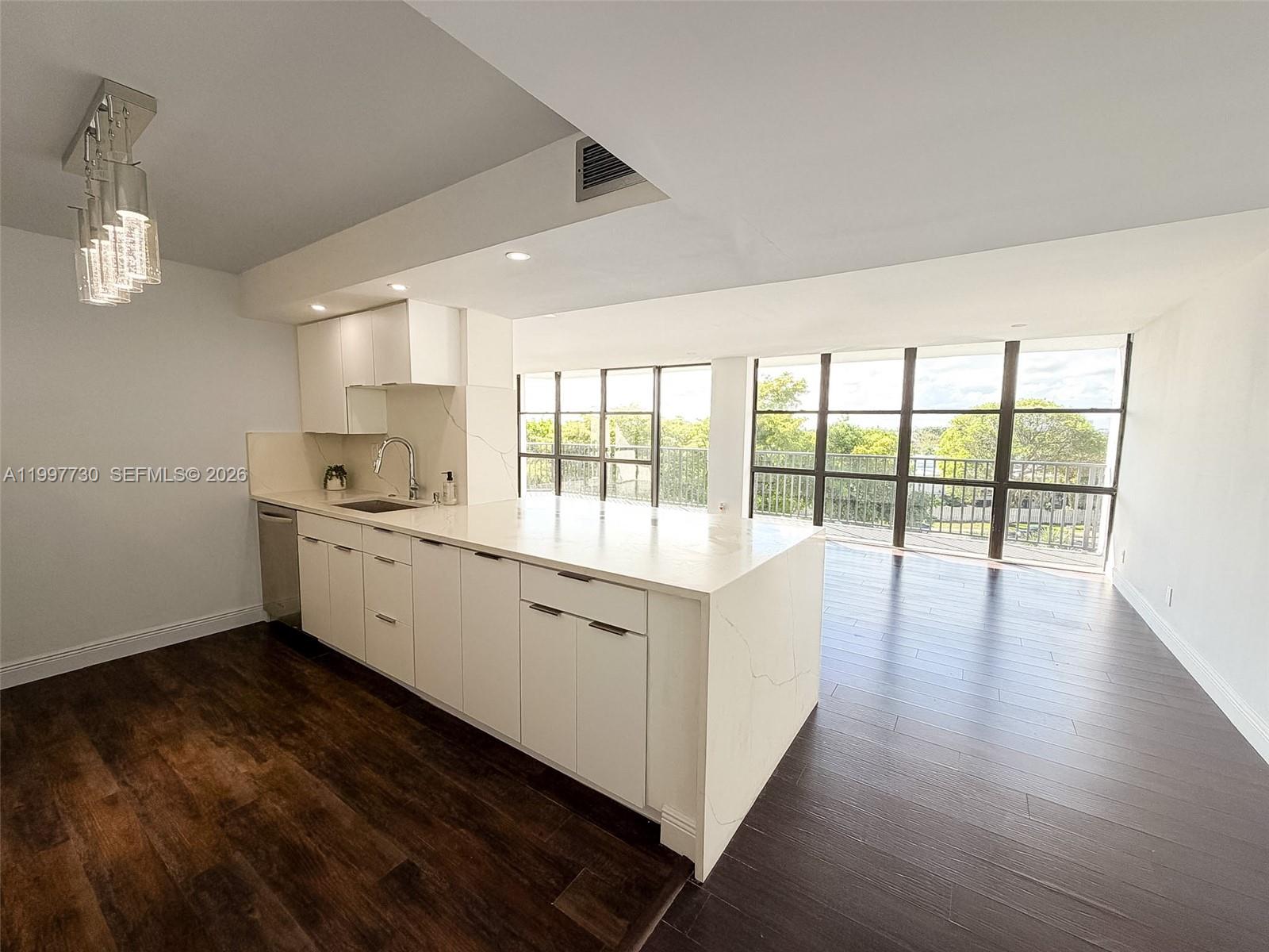 1000 Parkview Dr #531