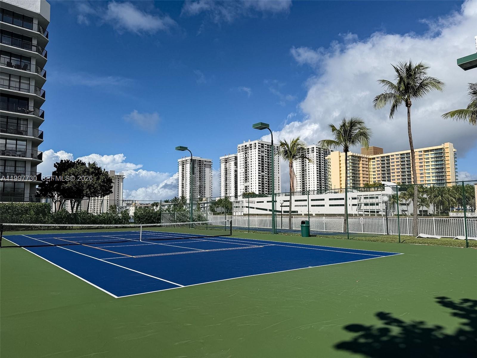 1000 Parkview Dr #531 Hallandale Beach, FL 33009