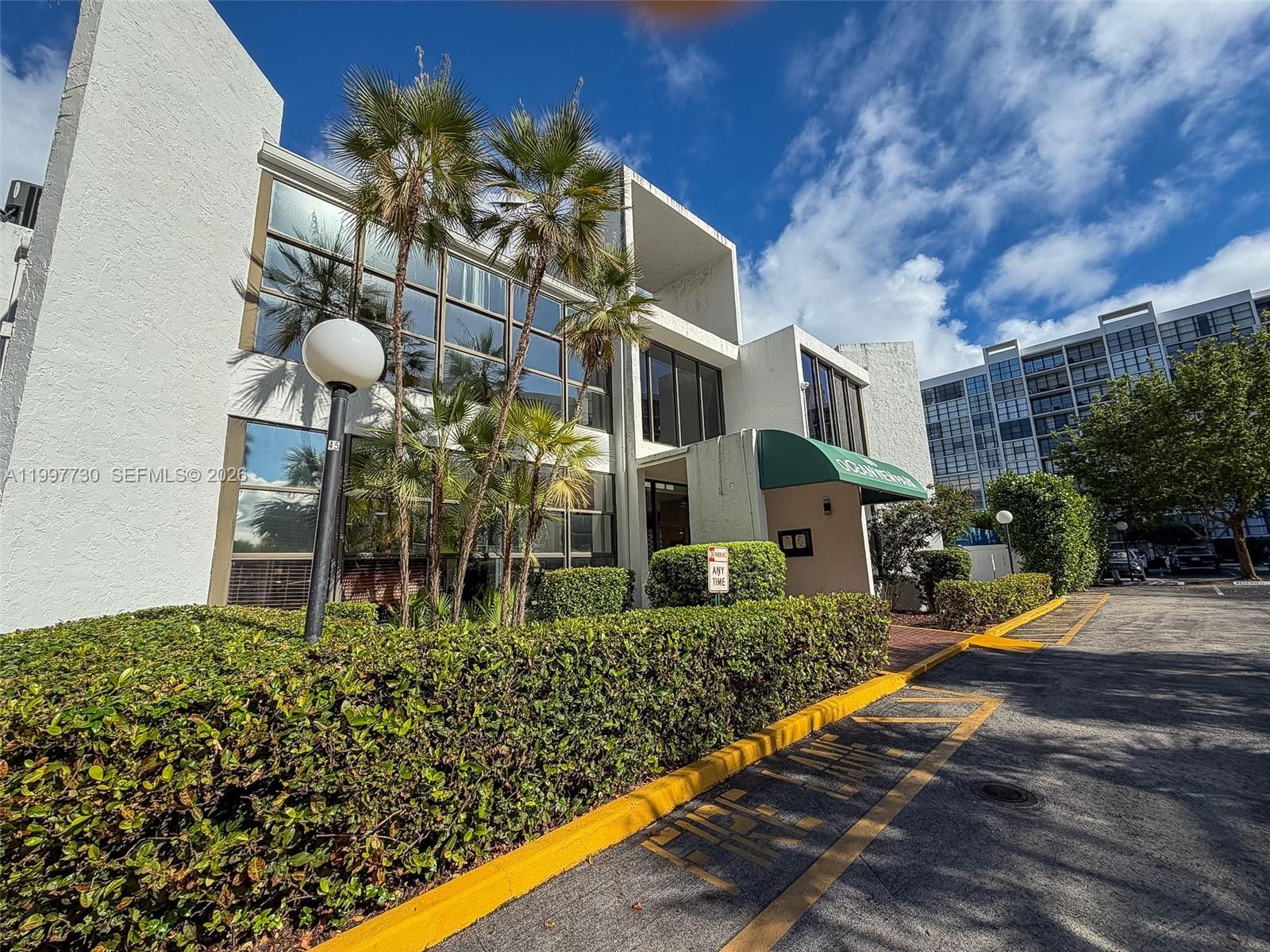 1000 Parkview Dr #531 Hallandale Beach, FL 33009