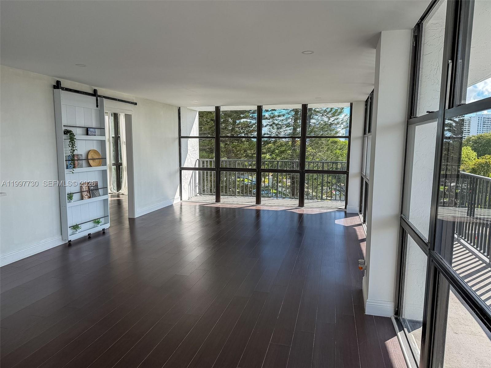 1000 Parkview Dr #531 Hallandale Beach, FL 33009