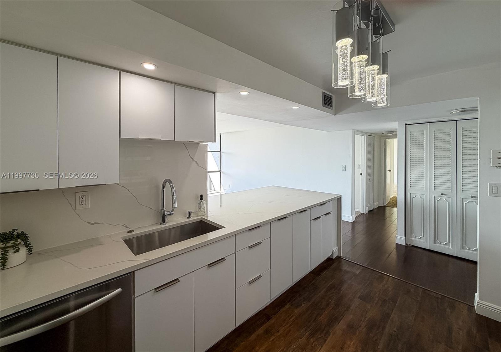 1000 Parkview Dr #531 Hallandale Beach, FL 33009