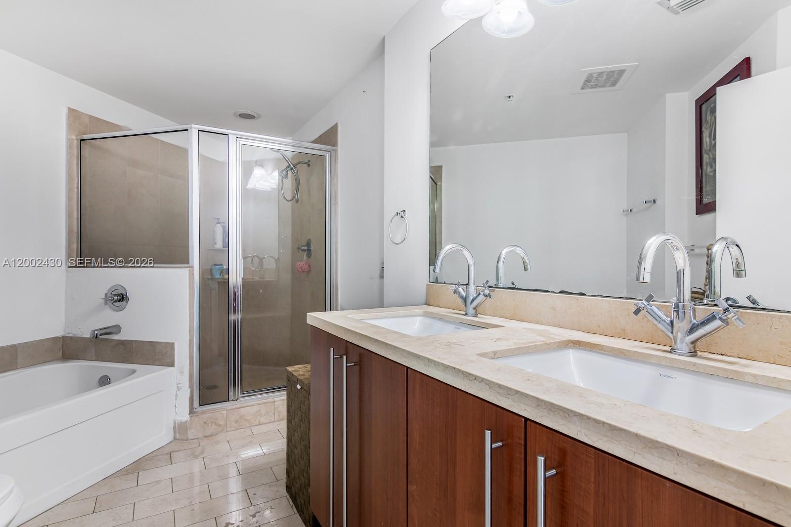 image Axis on Brickell South22