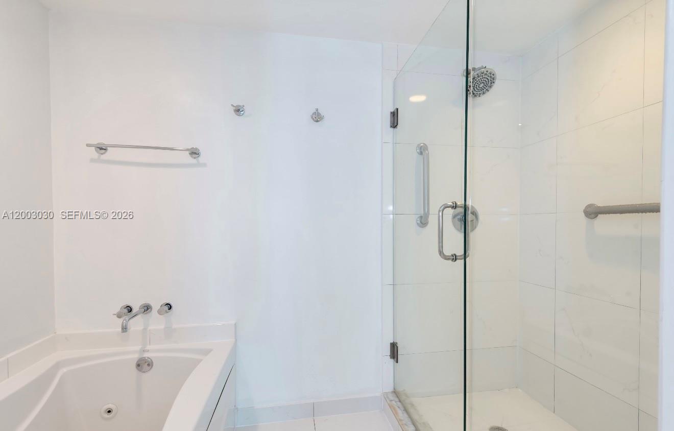 image 500 Brickell West12