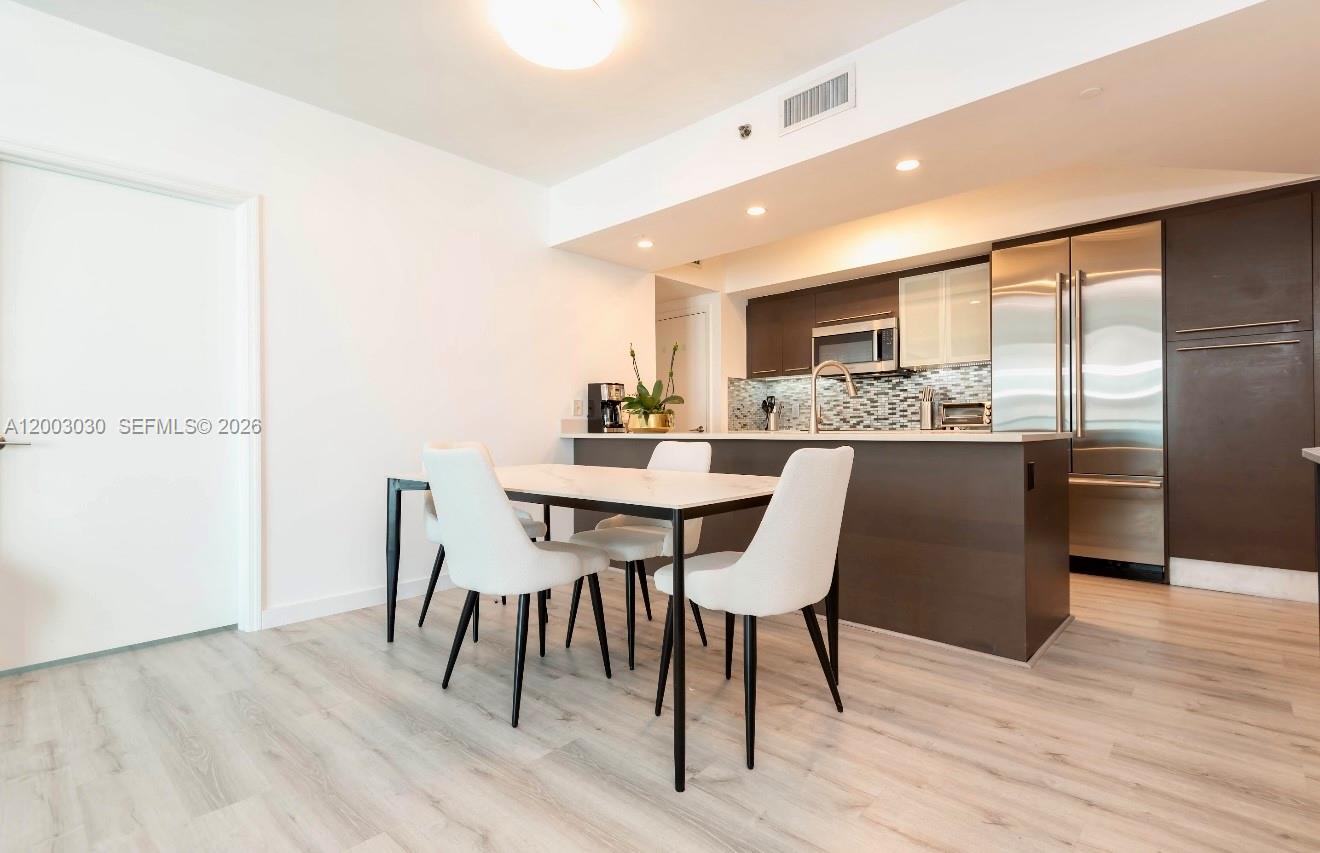 image 500 Brickell West1