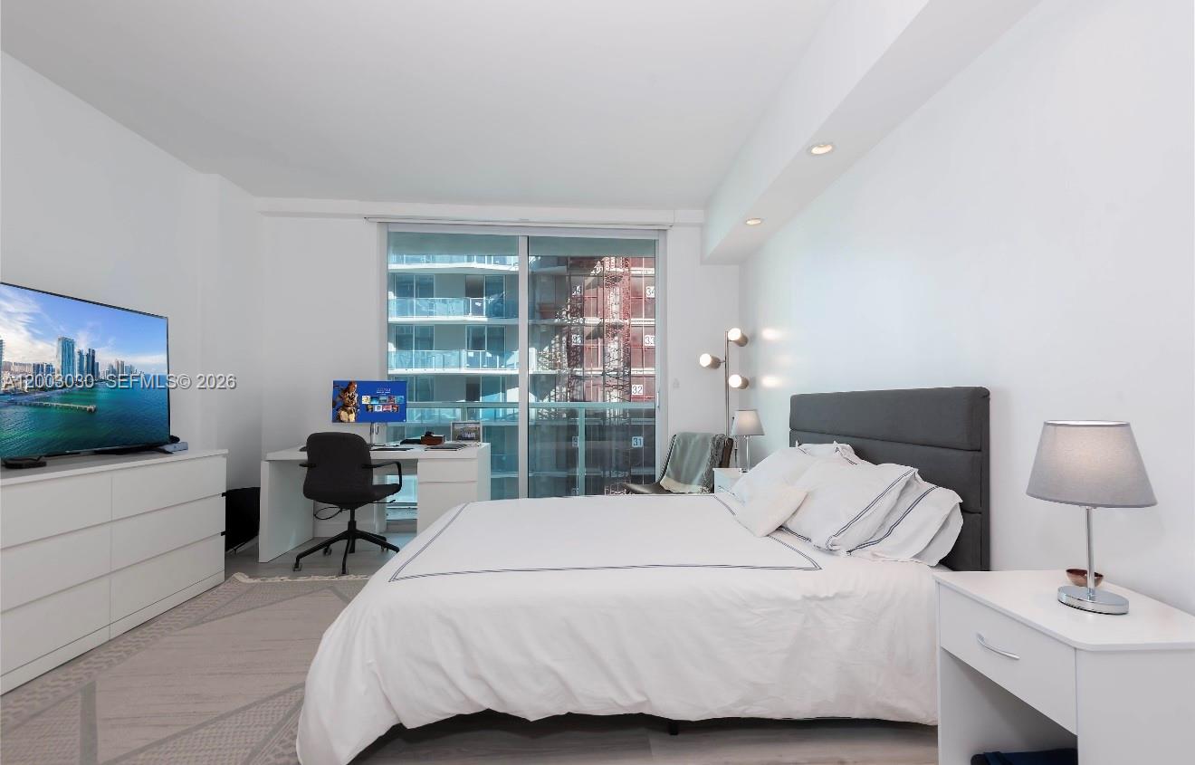 image 500 Brickell West7