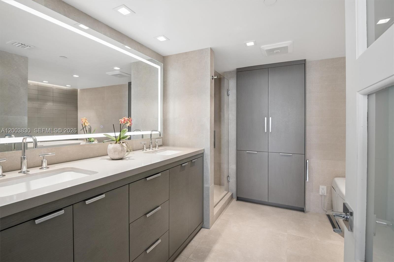 400 S Pointe Dr #2309 Miami Beach, FL 33139