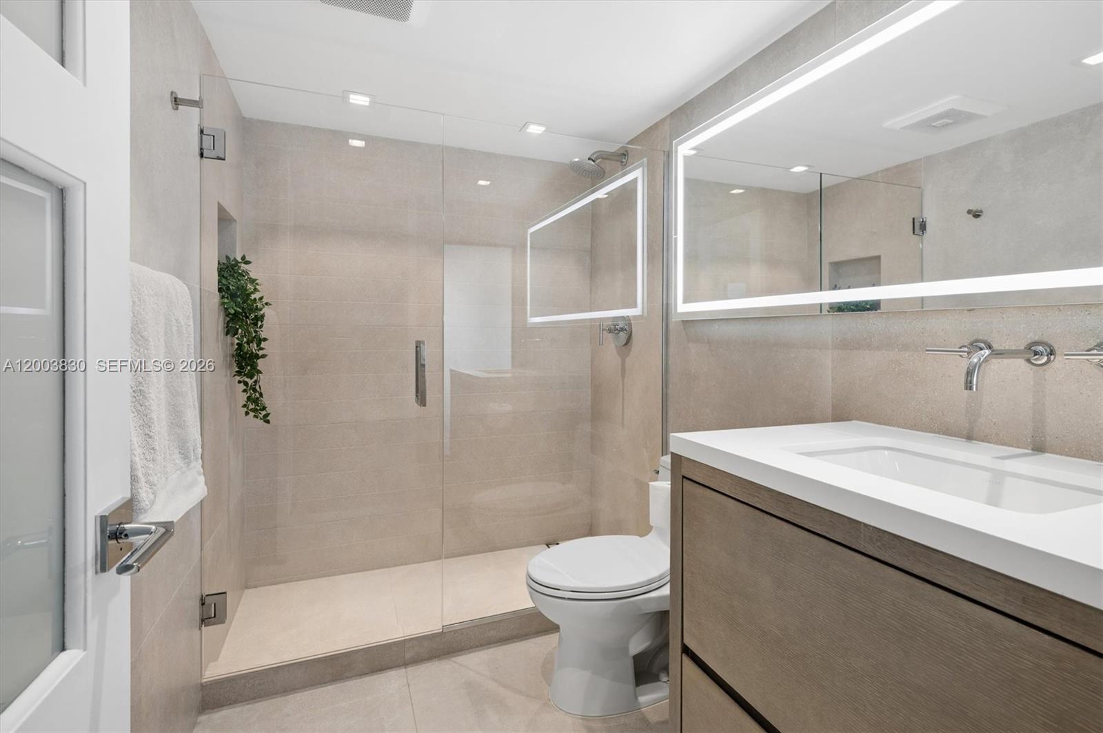 400 S Pointe Dr #2309 Miami Beach, FL 33139