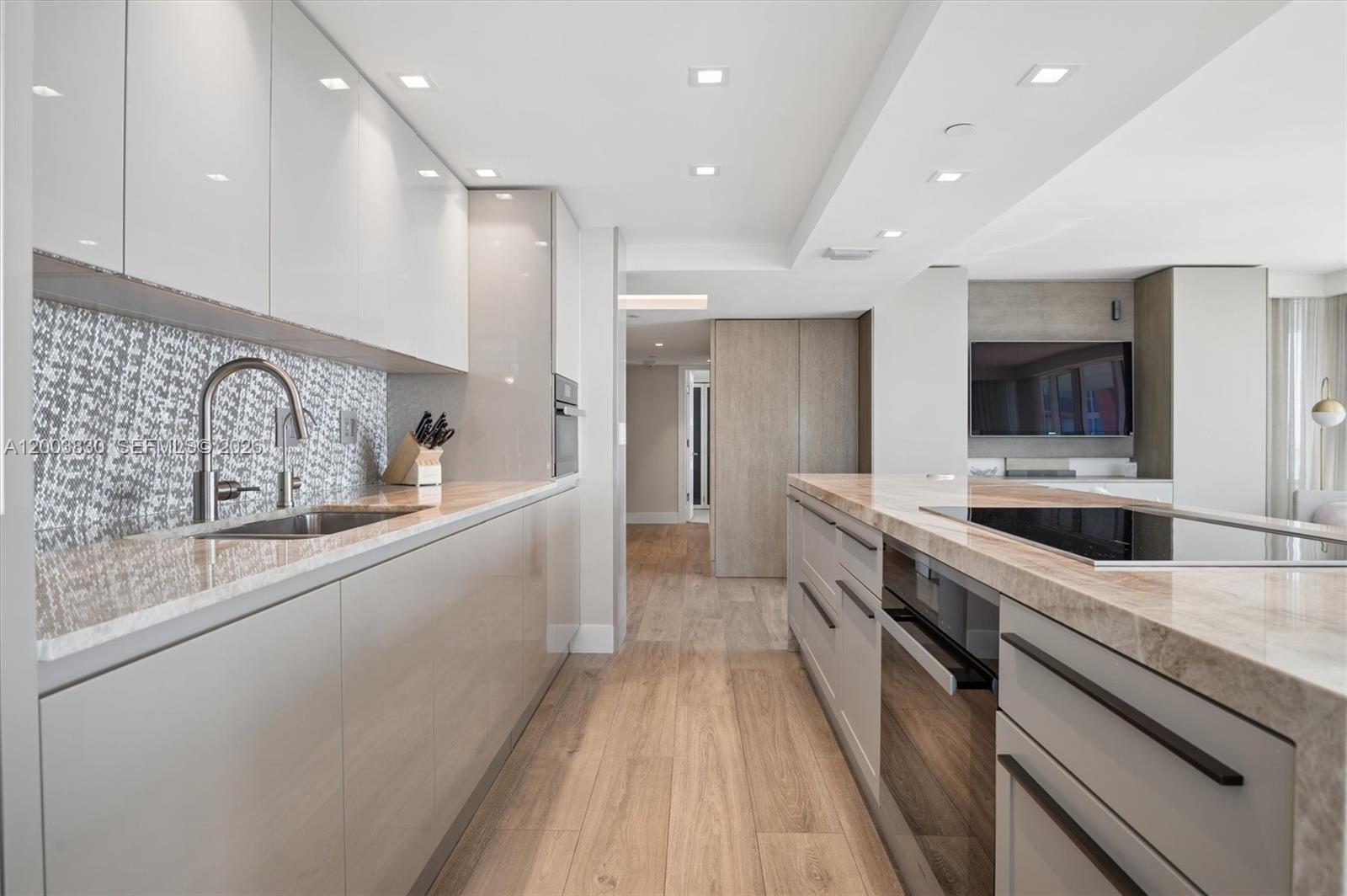 400 S Pointe Dr #2309 Miami Beach, FL 33139