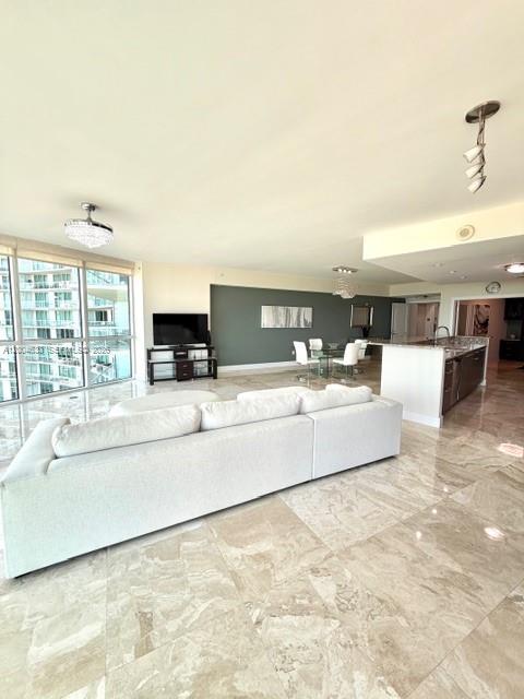 1 N Ocean Blvd #806 Pompano Beach, FL 33062