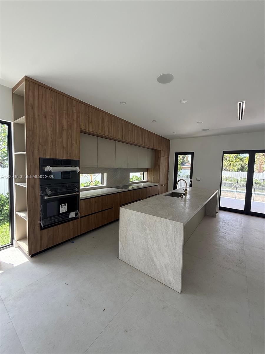 6449 SW 28th St Miami, FL 33155
