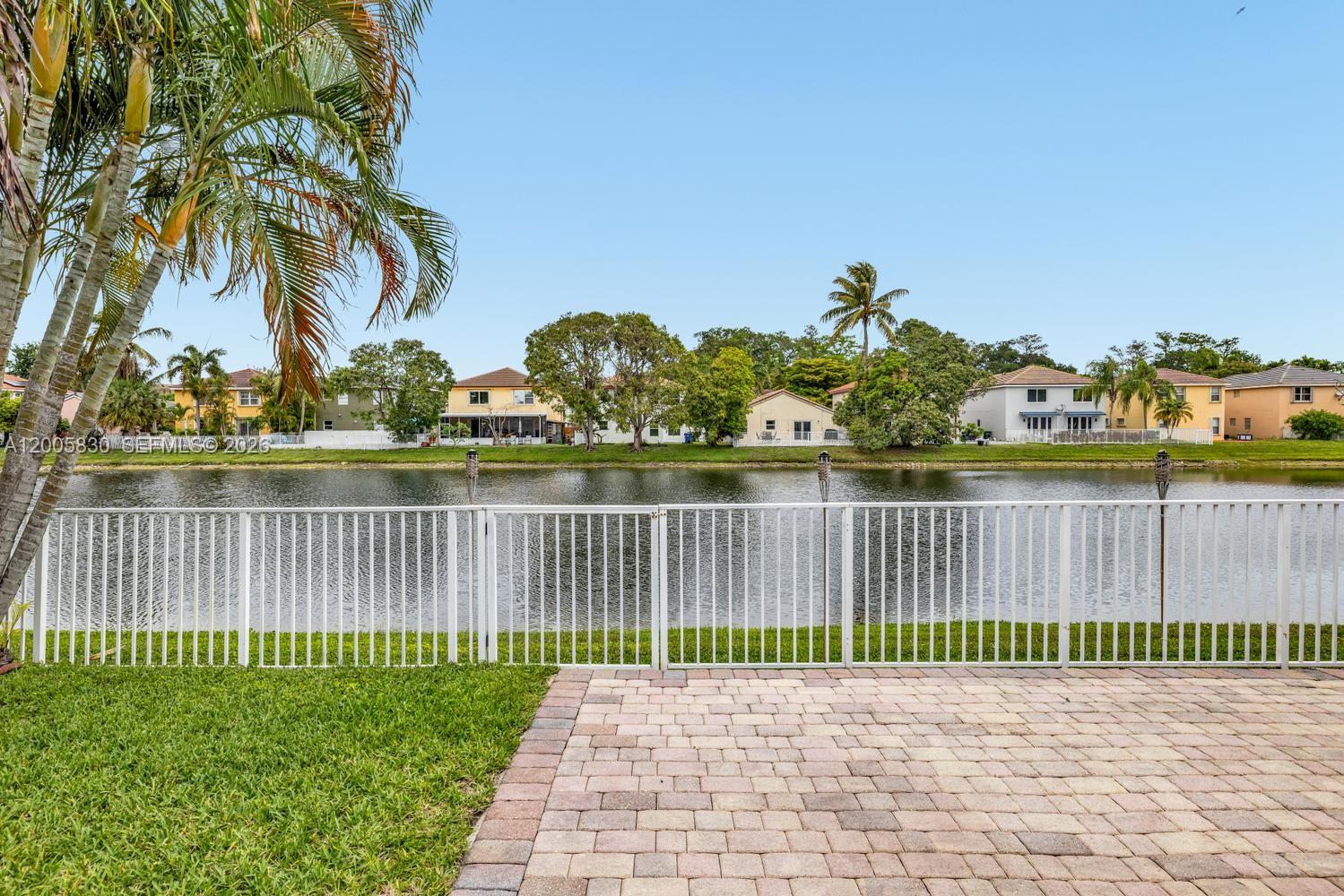 5861 S Sable Cir Margate, FL 33063