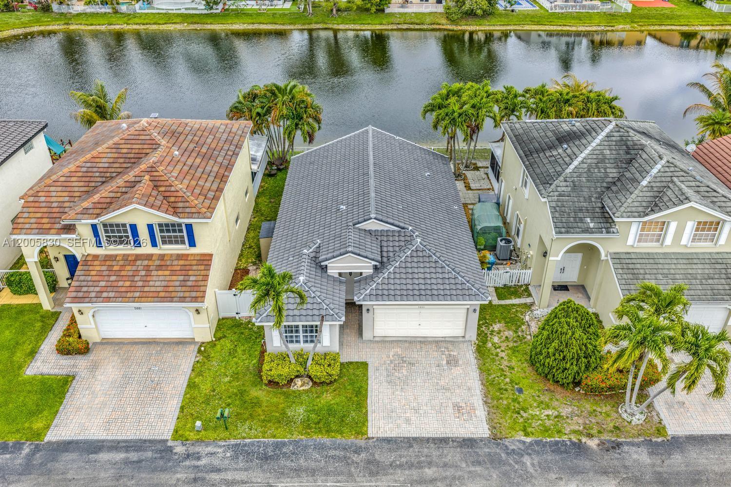 5861 S Sable Cir Margate, FL 33063