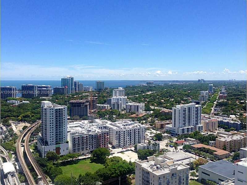 image Nine at Mary Brickell Village11