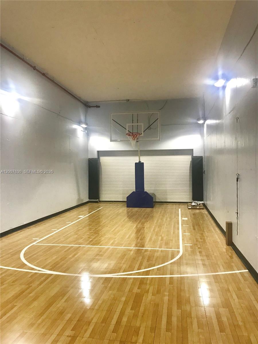 10201 Collins Ave #404 Bal Harbour, FL 33154