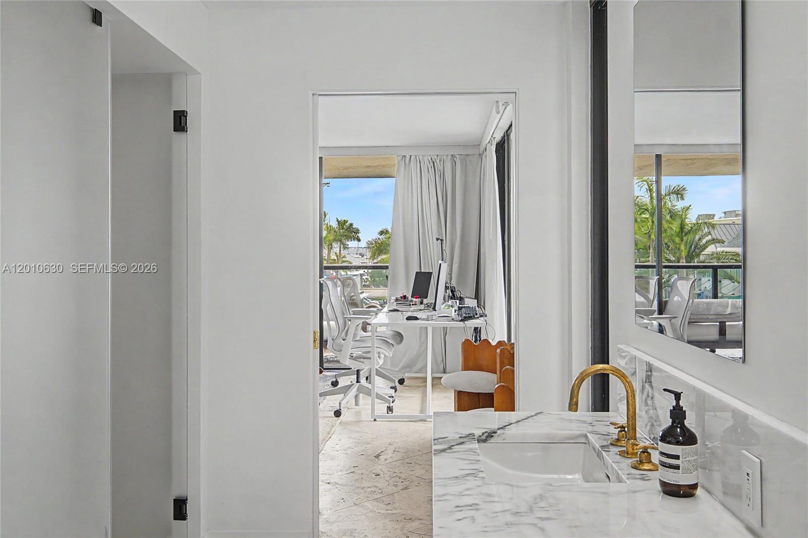 2575 S Bayshore Dr #4A Miami, FL 33133