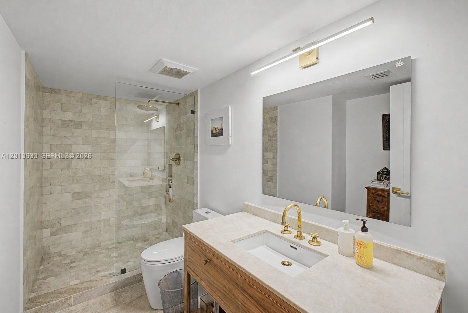 2575 S Bayshore Dr #4A Miami, FL 33133