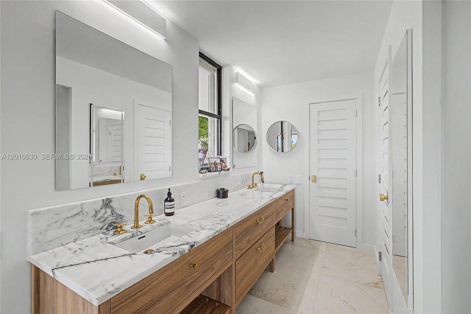 2575 S Bayshore Dr #4A Miami, FL 33133