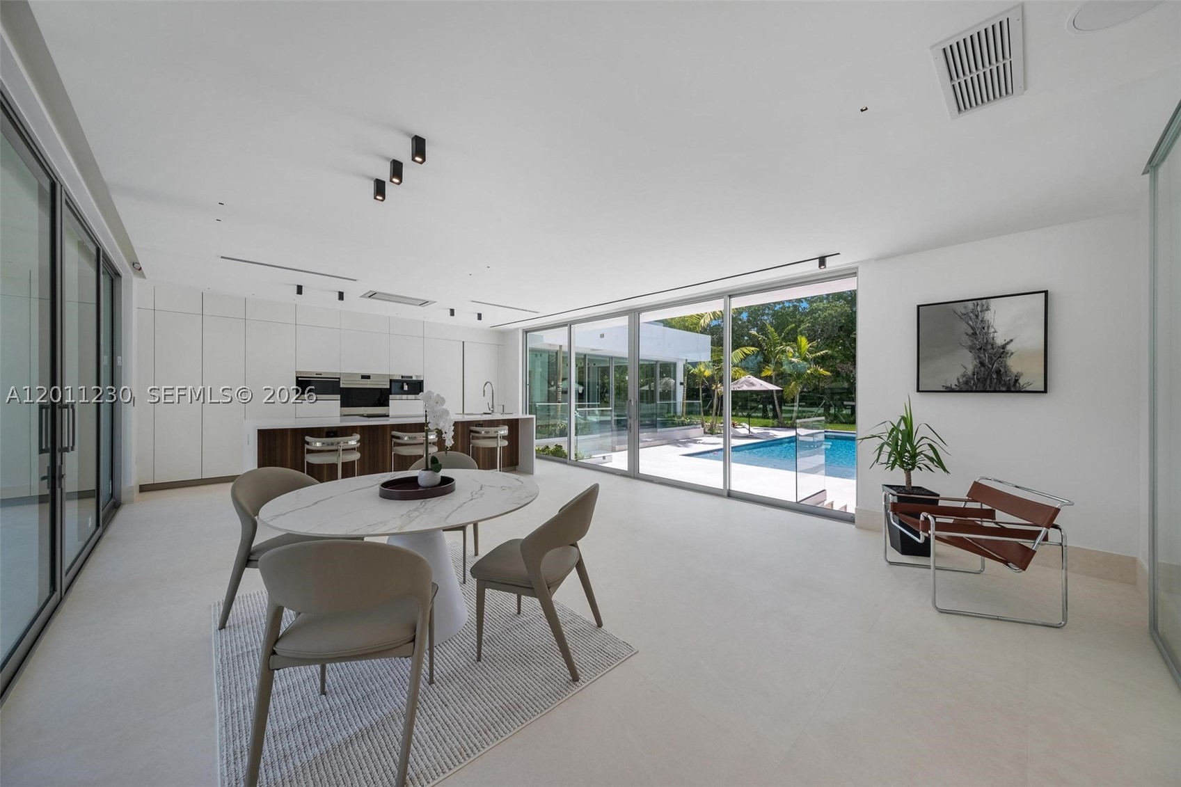 3280 Lake Rdg Ln Weston, FL 33332