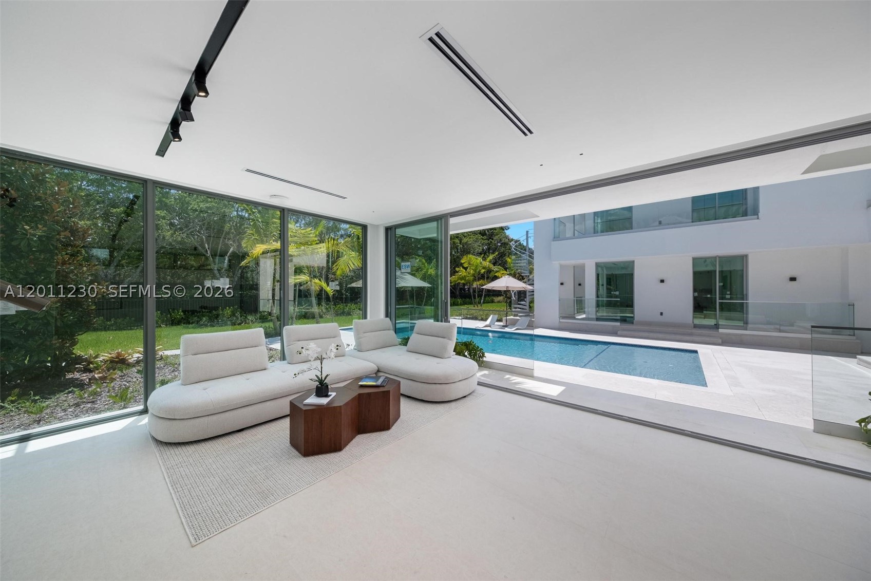 3280 Lake Rdg Ln Weston, FL 33332