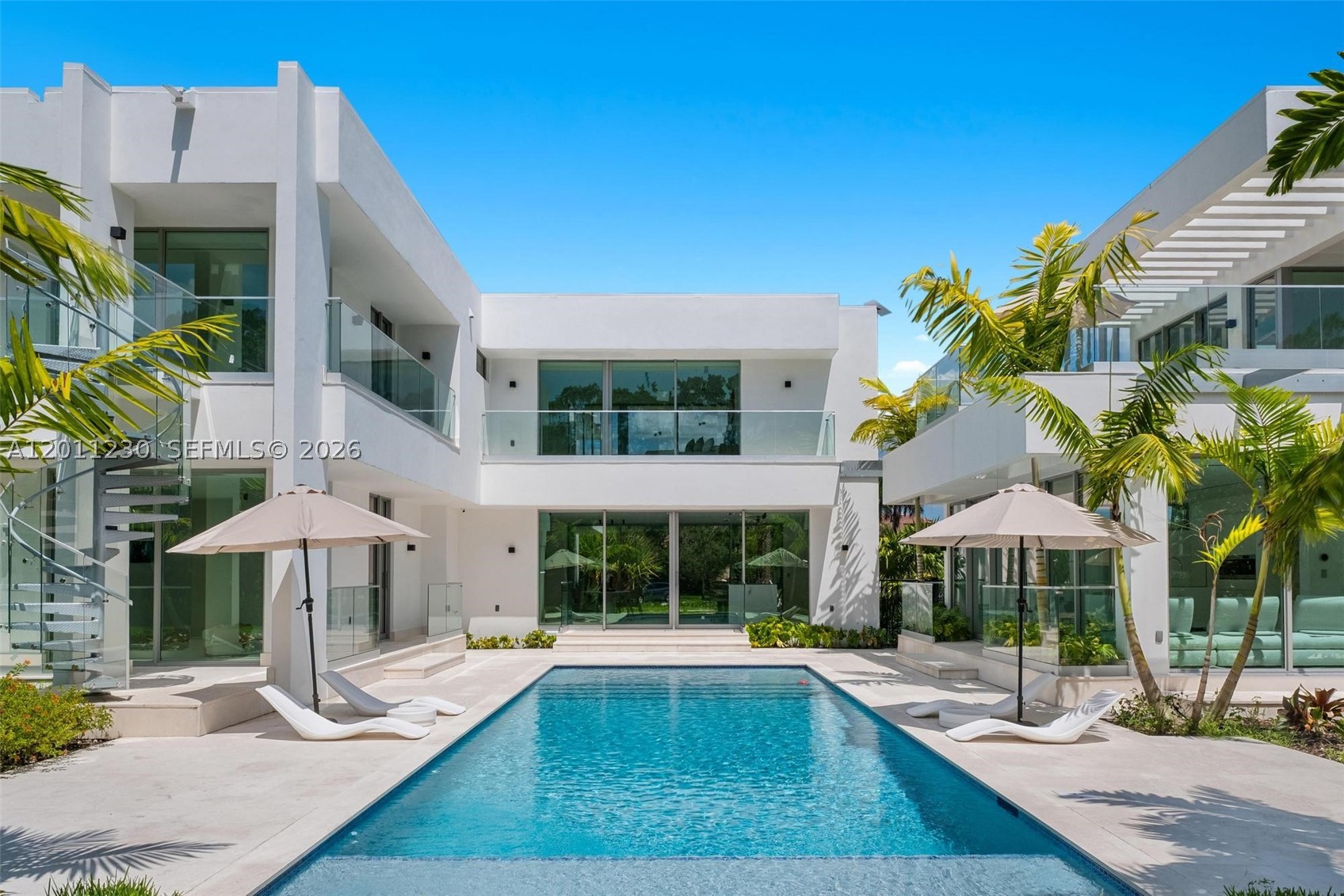3280 Lake Rdg Ln Weston, FL 33332