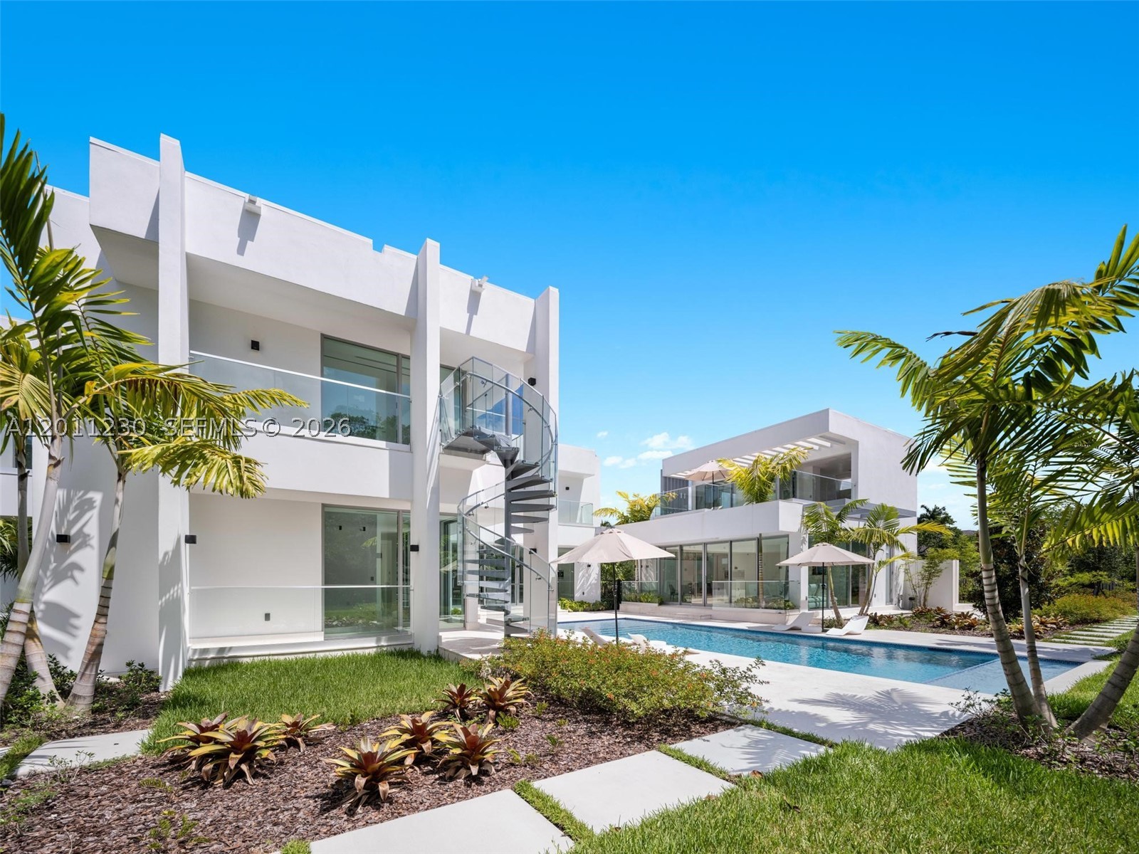3280 Lake Rdg Ln Weston, FL 33332