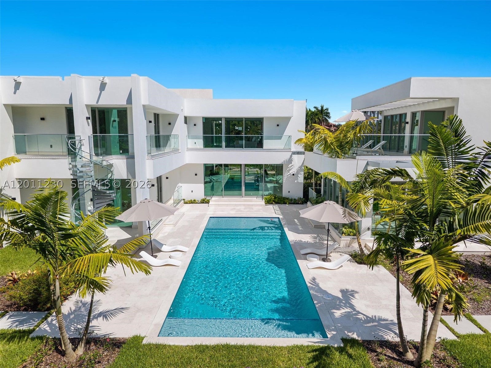 3280 Lake Rdg Ln Weston, FL 33332