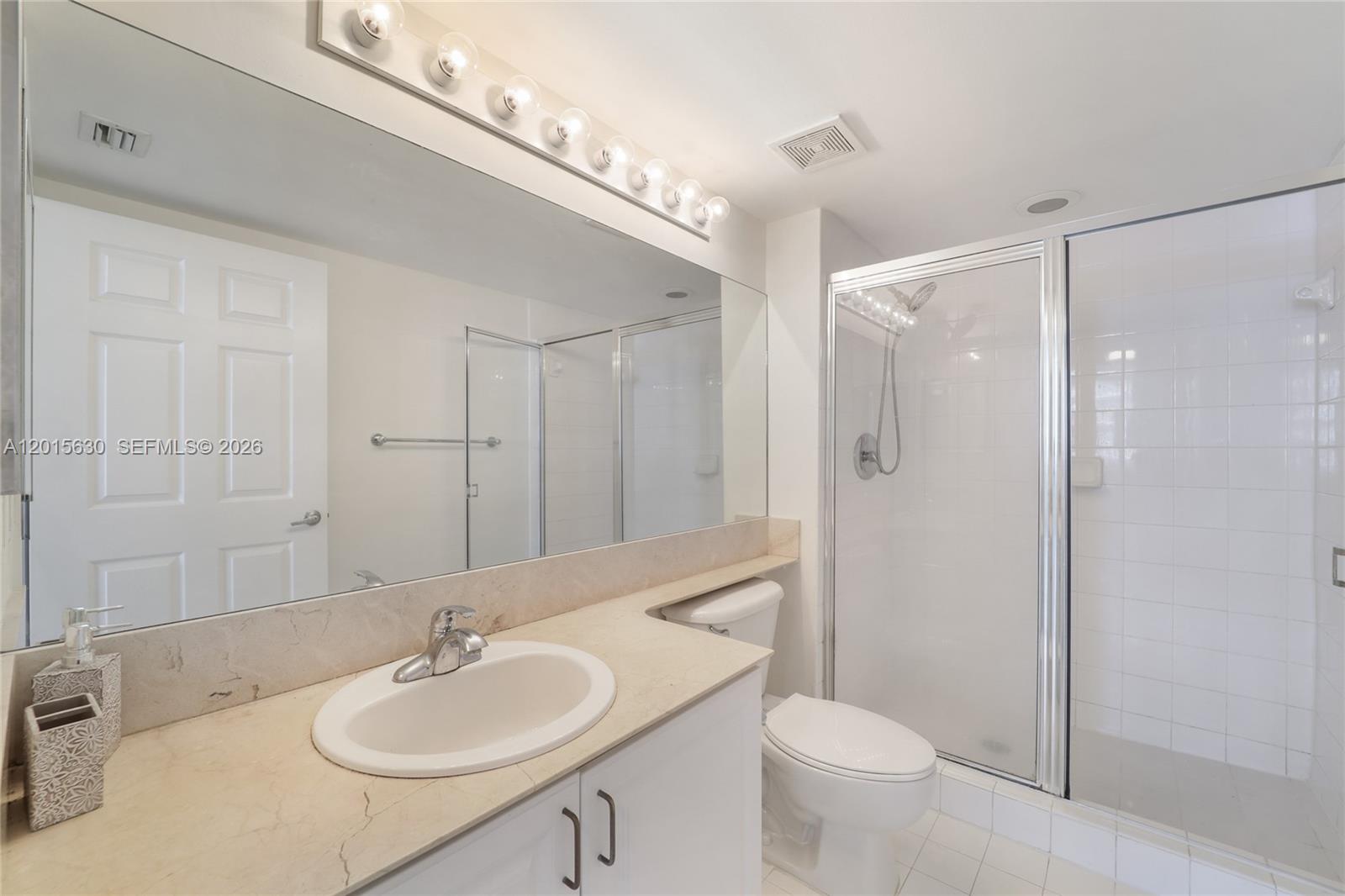1155 Brickell Bay Dr #1602 Miami, FL 33131