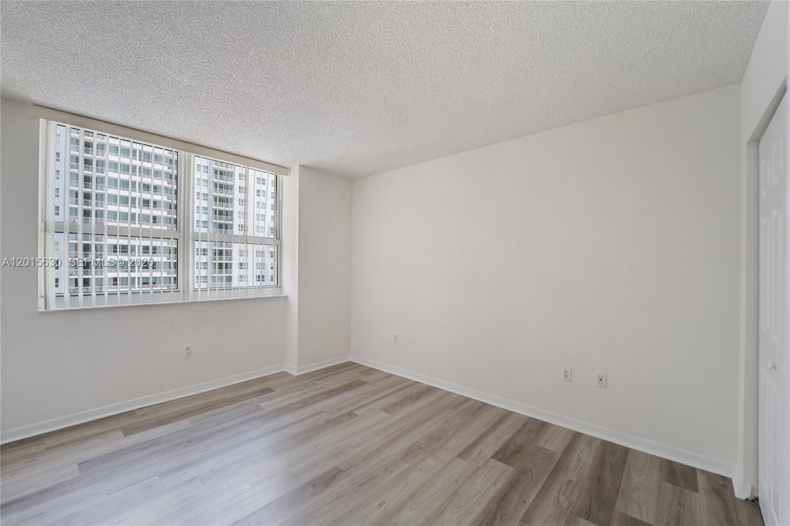 1155 Brickell Bay Dr #1602 Miami, FL 33131