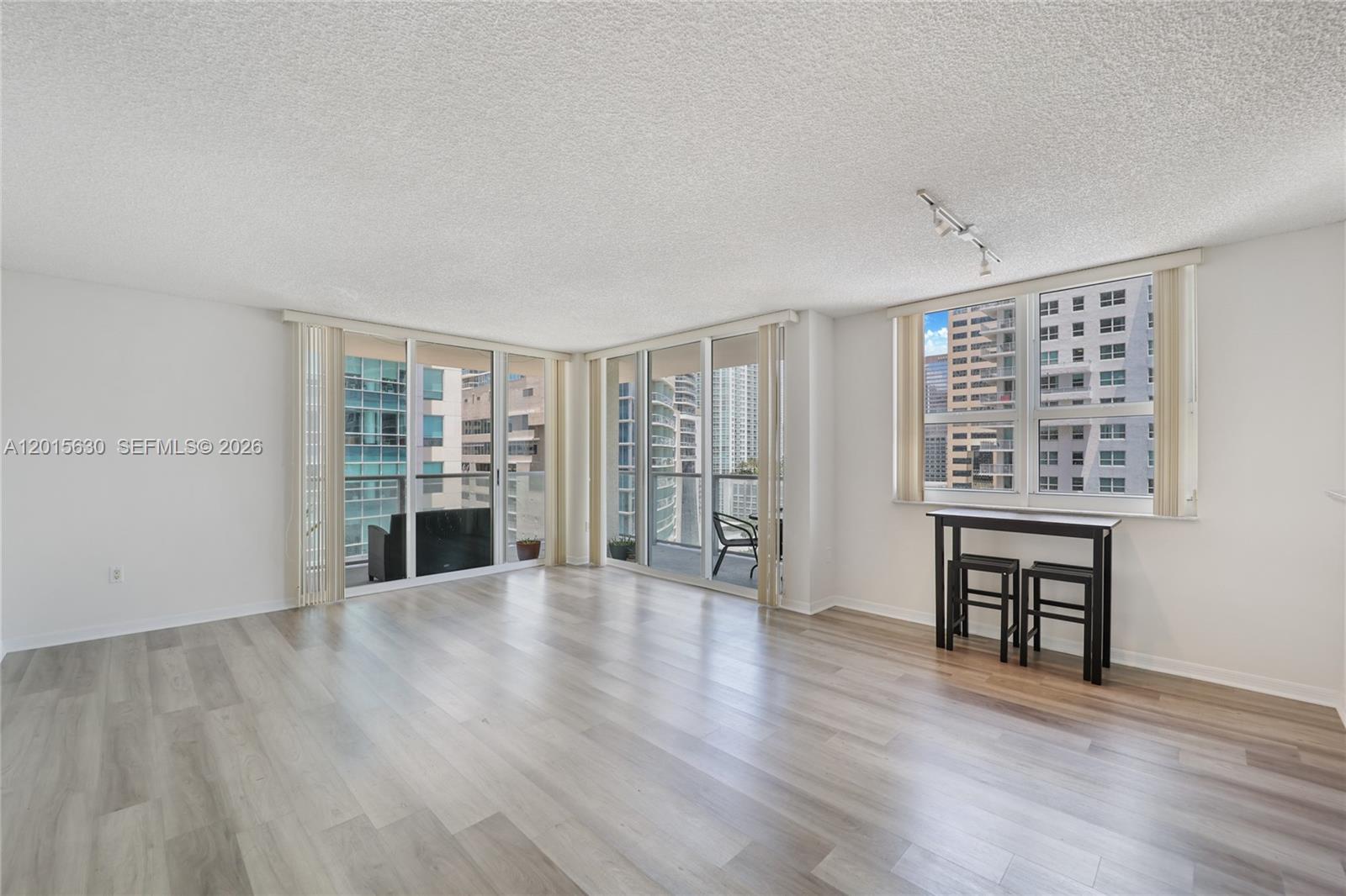 1155 Brickell Bay Dr #1602 Miami, FL 33131