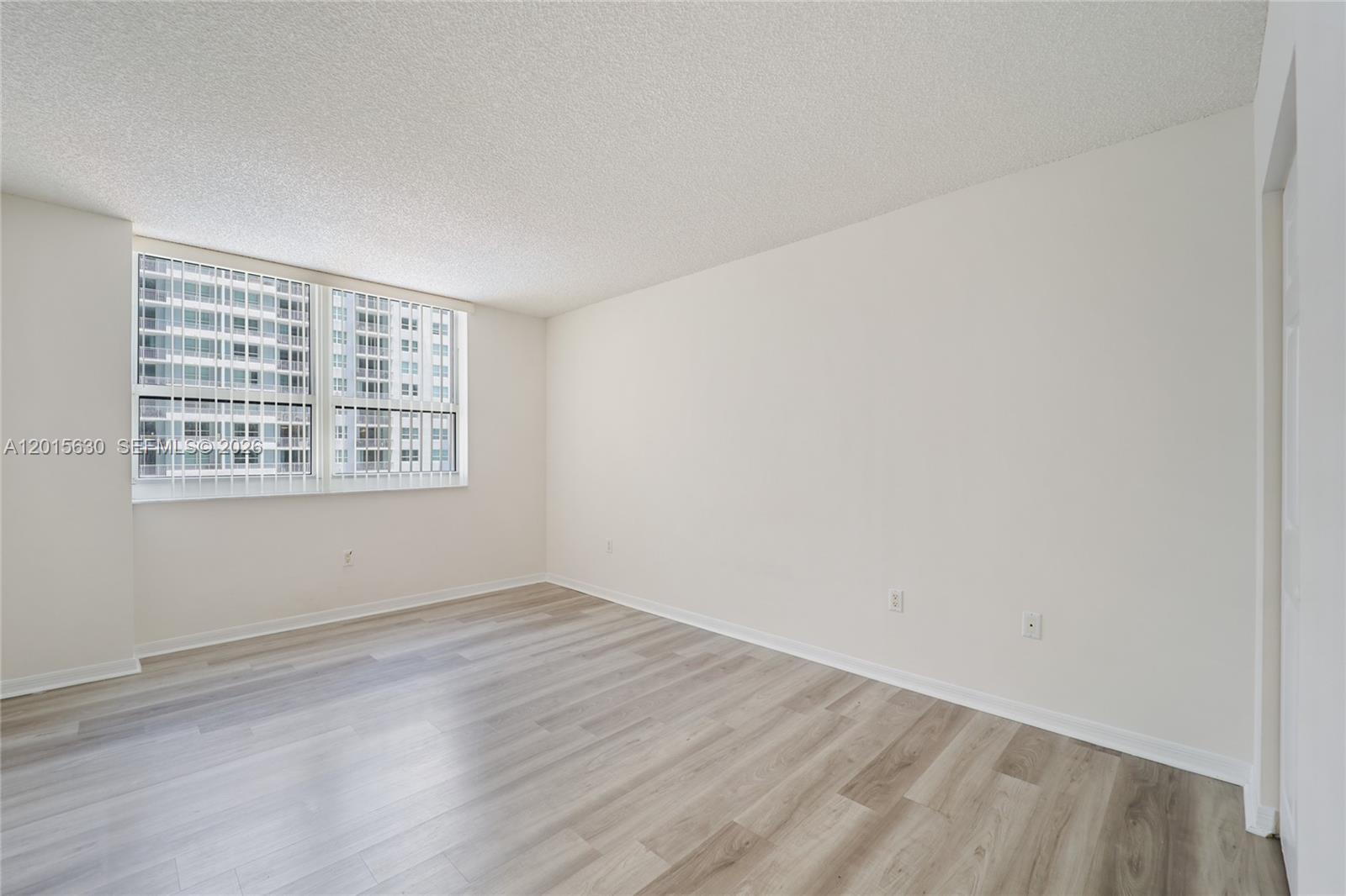1155 Brickell Bay Dr #1602 Miami, FL 33131