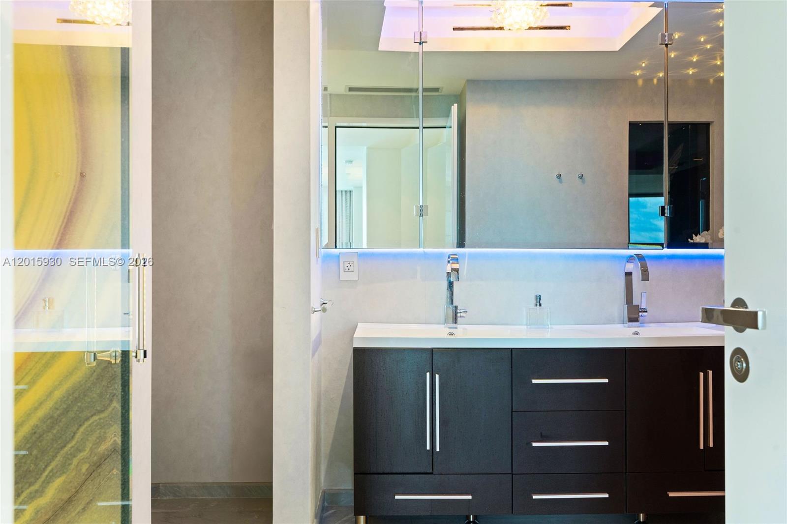 100 S Pointe Dr #2506 Miami Beach, FL 33139