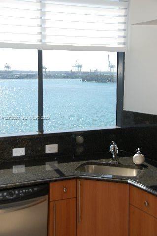 image The Waverly at South Beach6